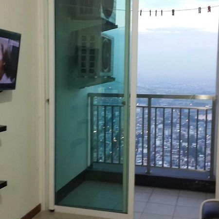 Robert'S Condominium Jakarta Exterior foto