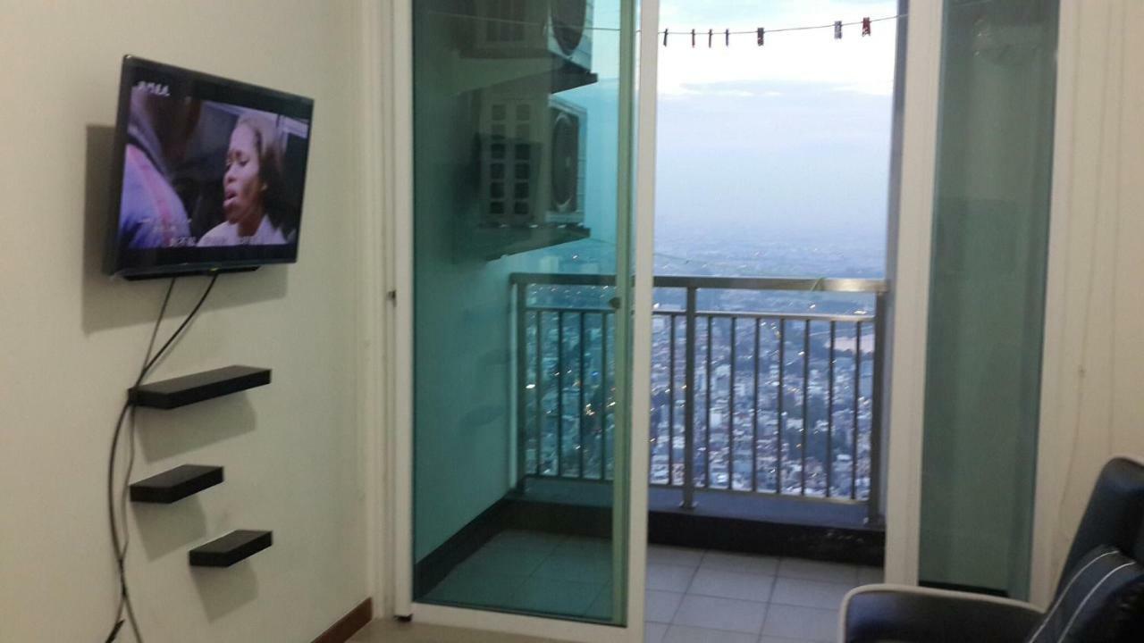 Robert'S Condominium Jakarta Exterior foto