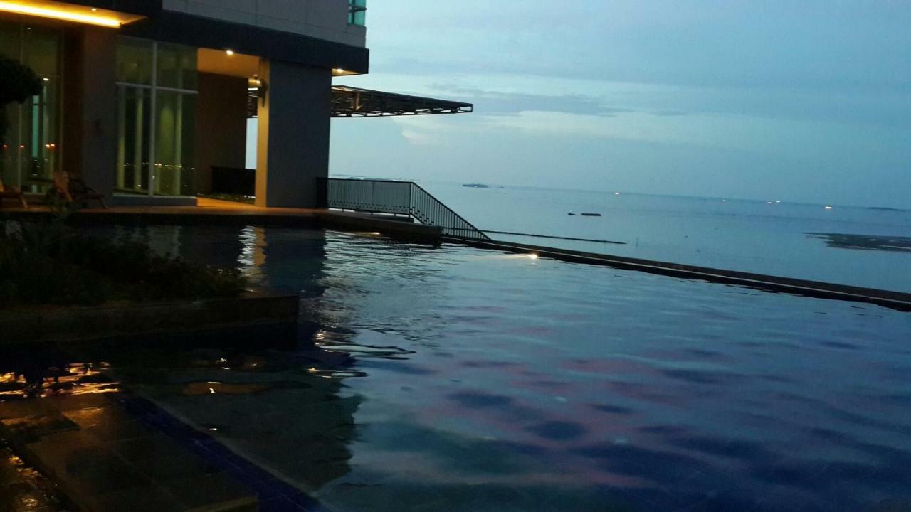 Robert'S Condominium Jakarta Exterior foto