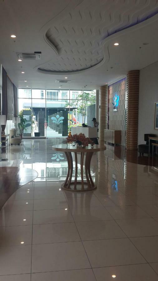 Robert'S Condominium Jakarta Exterior foto
