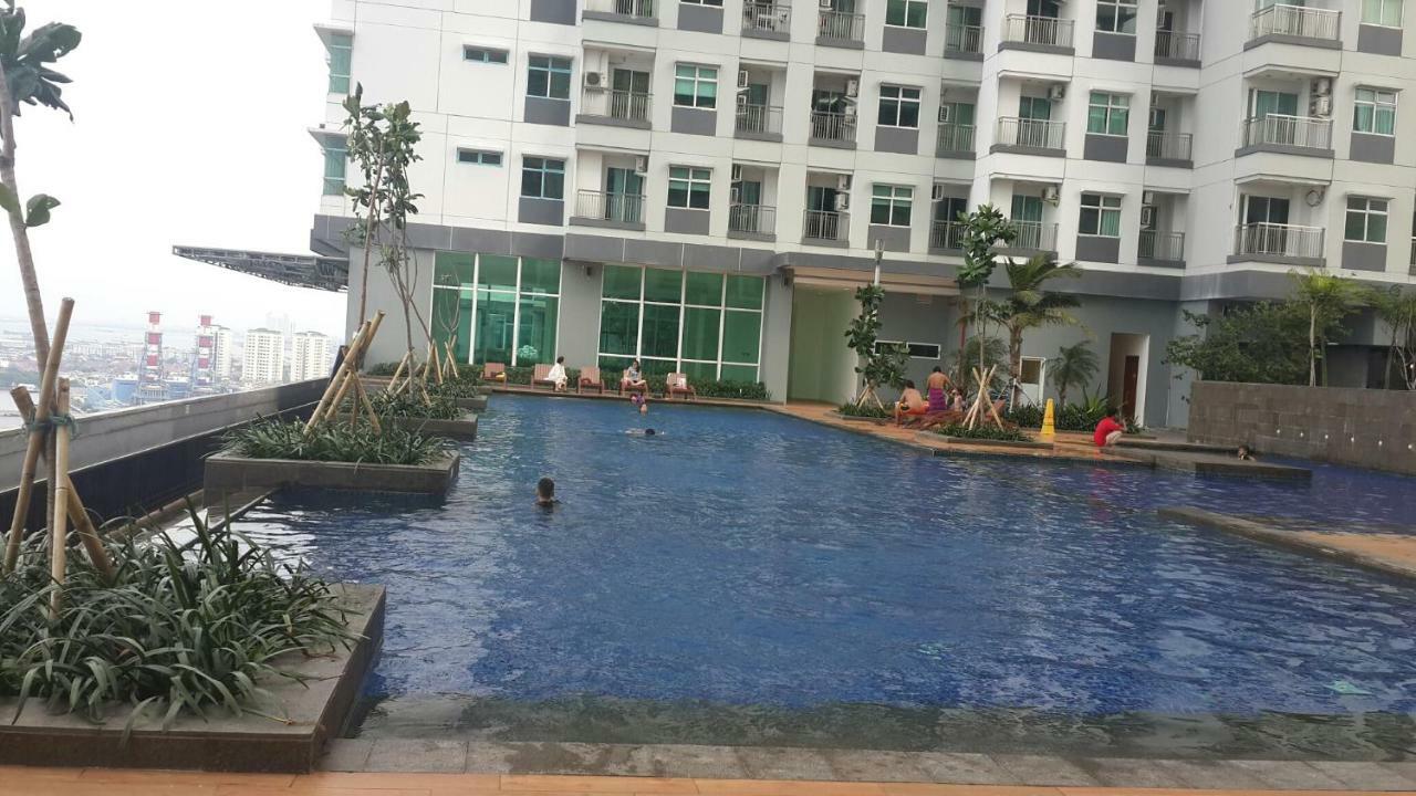 Robert'S Condominium Jakarta Exterior foto