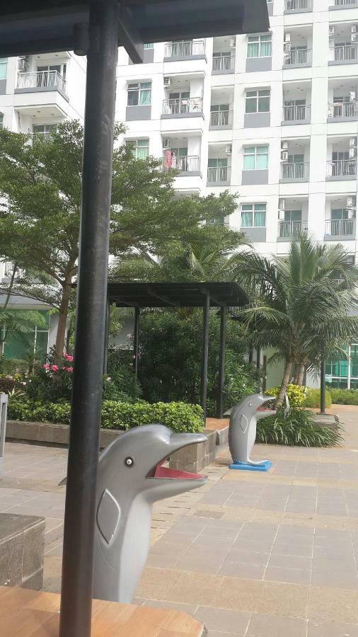 Robert'S Condominium Jakarta Exterior foto