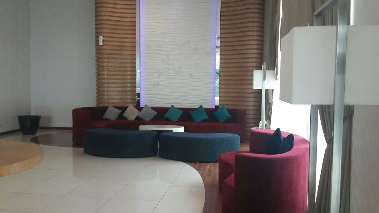 Robert'S Condominium Jakarta Exterior foto